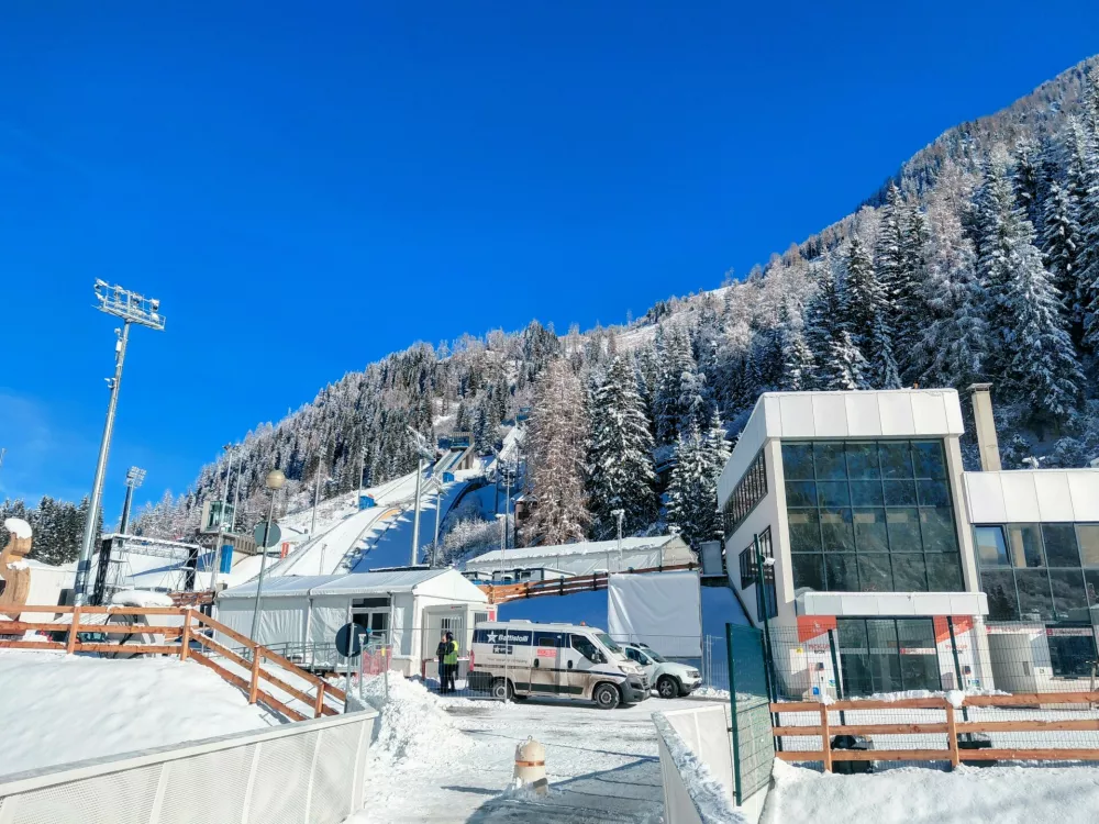 Reportaža iz Predazza: Velika gneča bo, zato pravočasno na pot