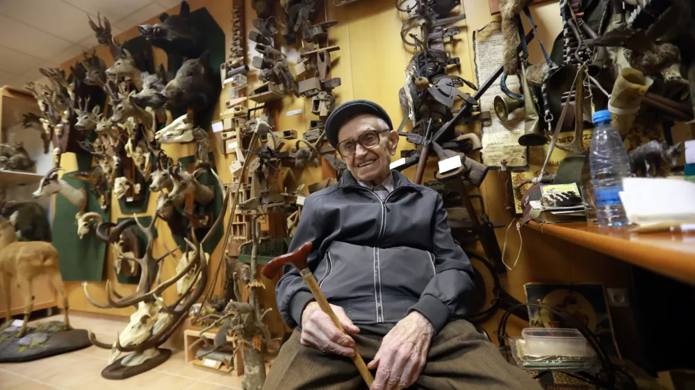 Skoraj stoletje in tri manj kot 10.000 živali