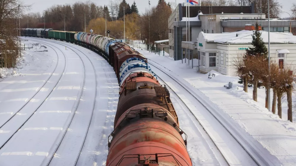 A cargo train stands at the Indra railway station on February 08, 2021 in Indra, Latvia. On the EU's frozen frontier with Belarus, Latvian border guards are fighting a growing flow of contraband cigarettes that could be helping organised crime and Belarusian President Alexander Lukashenko's allies.,Image: 590850821, License: Rights-managed, Restrictions: TO GO WITH AN AFP STORY BY Imants LIEPINSH, Model Release: no