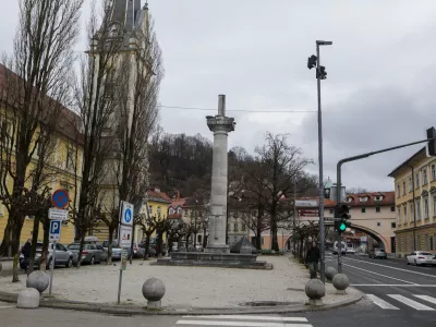 Svetniki na Marijinem kipu ne bodo kopije
