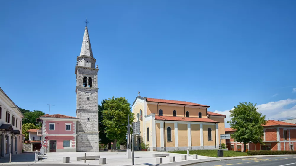 Nov TIC Sežana je svoj prostor na&scaron;la v roza hi&scaron;i na Trgu svobode. F TIC Sežana