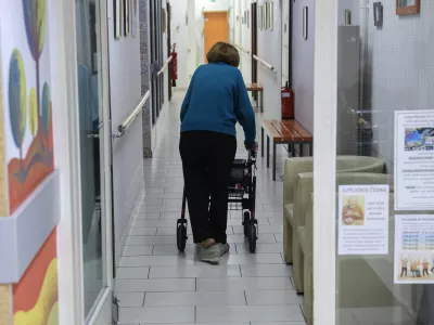 Bo vlada &scaron;e pred volitvami na&scaron;la interventno re&scaron;itev za najranljivej&scaron;e?