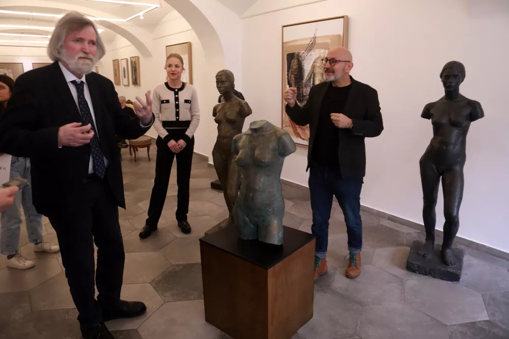 06.02.2026 - galerija Novak, Mirsad Begič, kip Ženski AktMilček KomeljFranci NovakFoto: Tomaž Skale