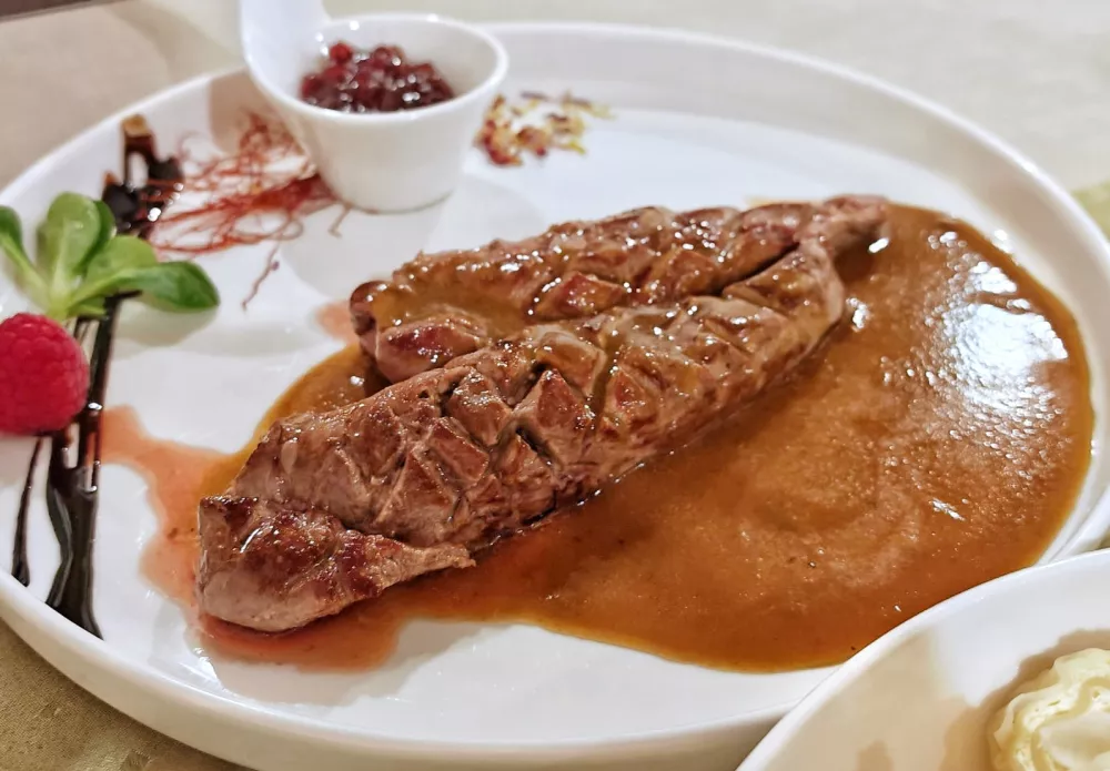 File divjega pra&scaron;iča, Dom Frata