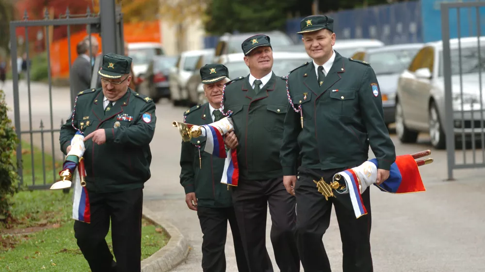 - veterani vojne za Slovenijo - prapor,//FOTO: Matej Pov&scaron;eOPOMBA: ZA OBJAVO V ČASOPISU DNEVNIK