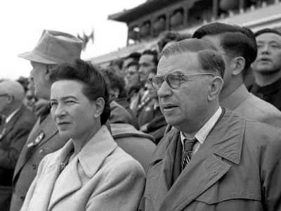 Simone in Jean-Paul v Pekingu leta 1955 / Foto: Wikipedia