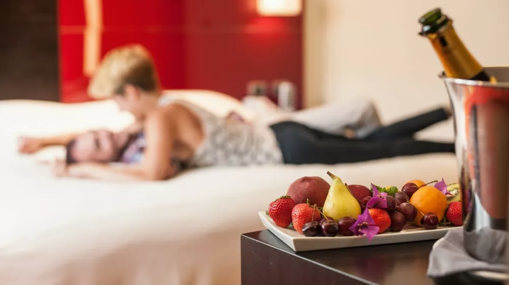 Nista vedela, da ju med spolnim odnosom snemajo. Simbolična fotografija: Profimedia