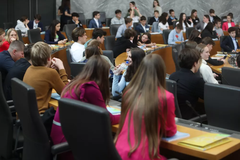 Mladi spreminjajo politično igro &ndash; v korist desnice