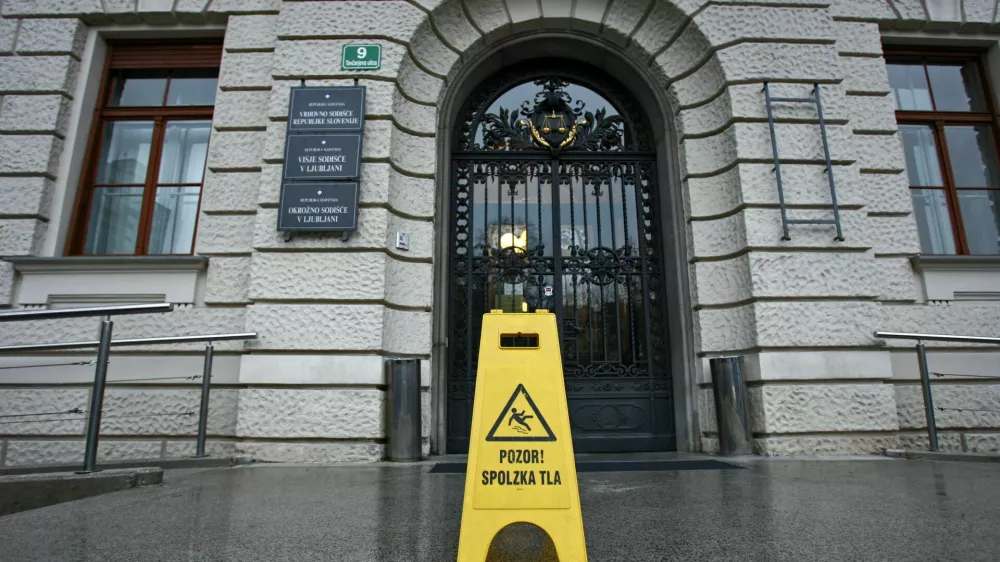 O dolgu, dronih, Natu in vojni v Ukrajini