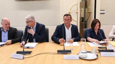 - Andrej Vrtačnik in Mitja Gorenšček, Gospodarska zbornica Slovenije.- Marjan Trobiš, Združenje delodajalcev Slovenije.- 28.06.2024. - 352. seja Ekonomsko Socialnega sveta. //FOTO: Bojan Velikonja