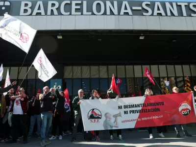People protest outside Barcelona-Sants railway station, as minimum service has been established due to a national train strike by Spain's train drivers' union, SEMAF, to demand measures to guarantee railway safety following deadly accidents, in Adamuz on January 18 and in Gelida on January 20, in Barcelona, Spain, February 9, 2026. REUTERS/Bruna Casas