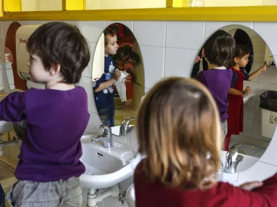 Bralka Tanja se je zna&scaron;la v sivi coni: Porodni&scaron;ki dopust poteče, vrtca pa ni