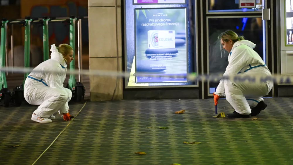 kriminalforenzika forenziki policija uboj kriminalisti 13.11.2025 Napad na voznika LPP z ostrim predmetom - nožem, Bavarski dvorFoto: Nik Erik Neubauer