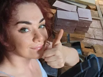 EXCLUSIVE: Story from Jam Press (Downsizing To Narrowboat) Pictured: Video grab - Inside Eleanor Sutcliffe's 50ft narrowboat during an updated tour of her floating home.VIDEO: 'I bought Ł15,000 50ft narrowboat to call home after relationship ended &ndash; it's the best decision I've ever made'A woman who lives aboard a tiny narrowboat says she took the "ultimate leap of faith" by buying it &ndash; and it's paid off.Eleanor Sutcliffe was dealing with the end of a relationship, and had moved out of the home she'd shared with her ex, when she came across the boat on sale via Facebook Marketplace.During the sale of her house, the 28-year-old says she couldn't afford another home in the area where she works."I needed to think outside the box, and I'd always wanted to live on a narrowboat," Eleanor, who is originally from North Wales but now lives in the Birmingham area, told What's The Jam."My parents have always supported any weird ideas I've had, and my dad said he would help me renovate one if we needed to."Neither of us had ever been on a boat before, but he is great at DIY and I've always been quite practical and love to learn new skills."Eleanor, a firefighter, said she is making savings by living on her boat compared to buying or renting a home in Birmingham.She added: "I find the cost is much better &ndash; my overall boat costs including mooring fee, license, insurance and fuel come to just under Ł500 a month."For context, to rent a flat near to where I work, I would be looking at around Ł750 or more for rent alone."Eleanor bought her 50ft-long 1986 Dartline boat in May 2024 for Ł15,000 and then took out a loan to complete the renovation works.She added: "I fell in love with my boat the first time I saw her."She was a bit of a mess, but I loved the thought of trying to restore her back to her former glory."Although the boat needed a full revamp, Eleanor moved in around October 2024, as her house had sold.She said: "I lived in it while we were still building.16 Jan 2026Pictured: Story from Jam Press (Downsizing To Narrowboat) Pictured: Elanor.VIDEO: 'I bought Ł15,000 50ft narrowboat to call home after relationship ended &ndash; it's the best decision I've ever made'A woman who lives aboard a tiny narrowboat says she took the "ultimate leap of faith" by buying it &ndash; and it's paid off.Eleanor Sutcliffe was dealing with the end of a relationship, and had moved out of the home she'd shared with her ex, when she came across the boat on sale via Facebook Marketplace.During the sale of her house, the 28-year-old says she couldn't afford another home in the area where she works."I needed to think outside the box, and I'd always wanted to live on a narrowboat," Eleanor, who is originally from North Wales but now lives in the Birmingham area, told What's The Jam."My parents have always supported any weird ideas I've had, and my dad said he would help me renovate one if we needed to."Neither of us had ever been on a boat before, but he is great at DIY and I've a.,Image: 1066470256, License: Rights-managed, Restrictions: NO Australia, Germany, Norway, South Korea, Sweden, United Kingdom, United States, Unknown Country, Model Release: no