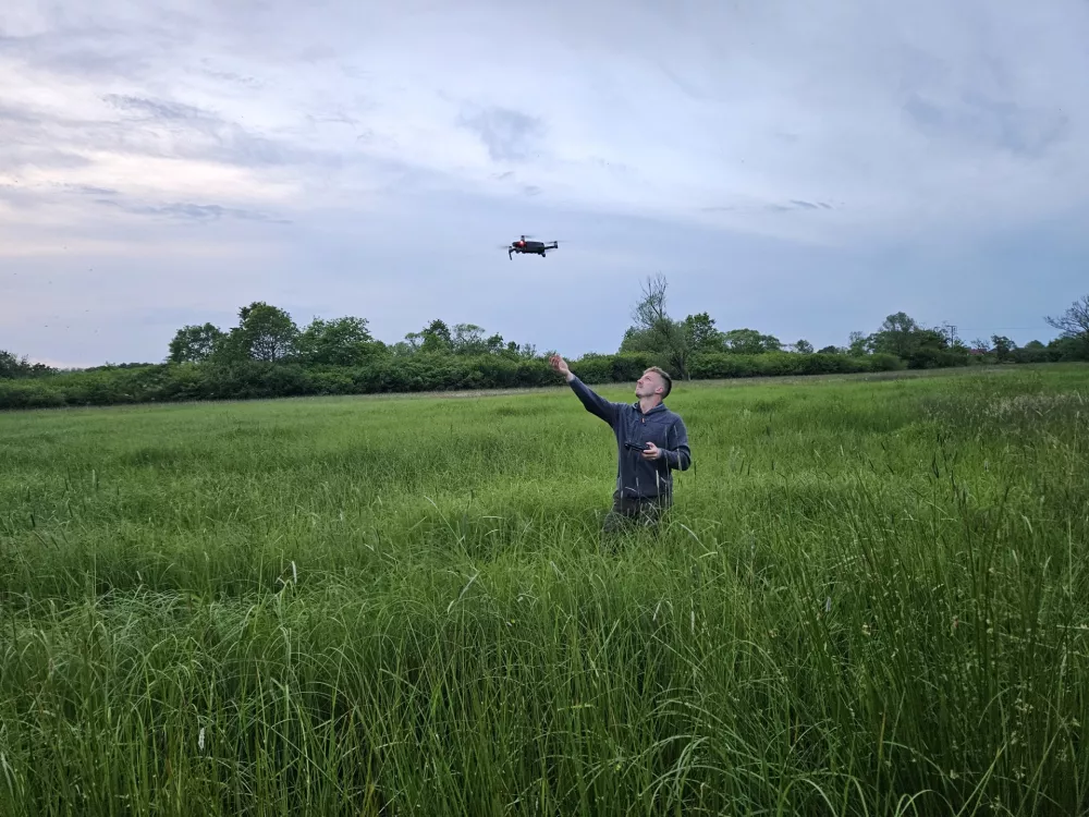 Biotehni&scaron;ka fakulteta, katedra za ekologijo in varstvo okolja, iskanje mladih srnjačkov z droni / Foto: Arhiv Huberta Potočnika 