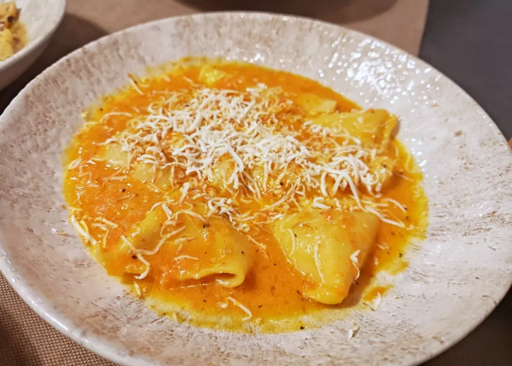 Ravioli z gamberi, Gostilna Godina