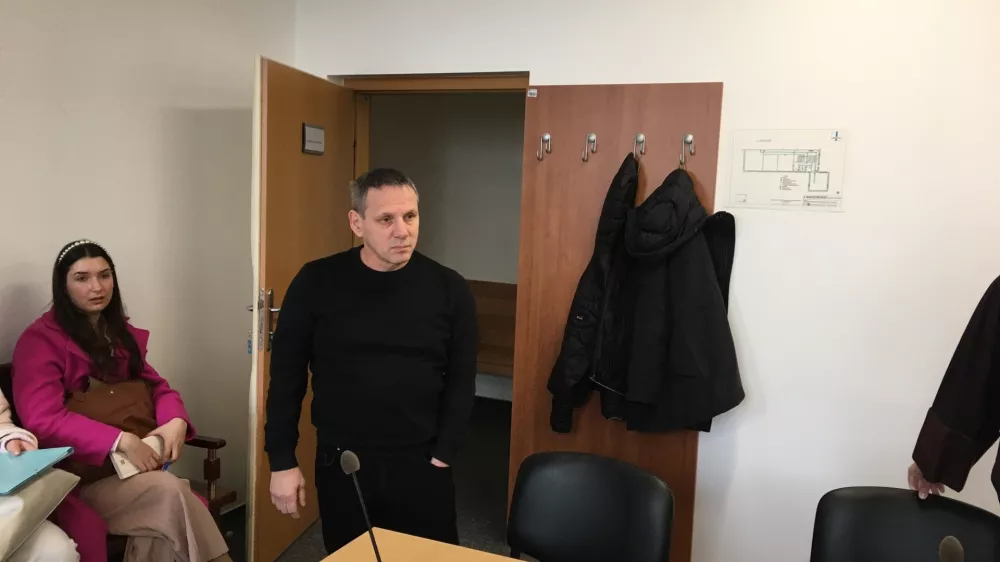 Po "či&scaron;čenju jan&scaron;istov": ustavili postopek zoper odpu&scaron;čenega policista