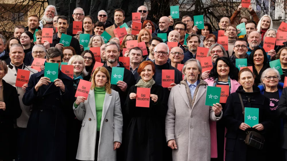 Ljubljana, Trg republike.Stranki Levica in Vesna sta predstavili kandidatke in kandidate ter skupno kandidatno listo za drzavnozborske volitve.