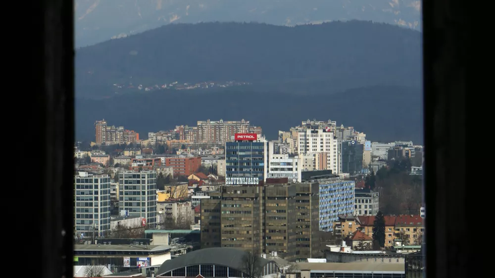 Nekaj selitev večjih podjetij v zadnjih letih in napovedi o &scaron;tevilnej&scaron;ih selitvah