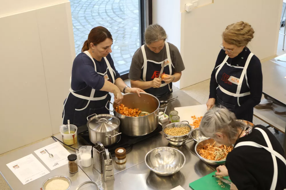 Skupnostna kuhinja kot prostor pripadnosti