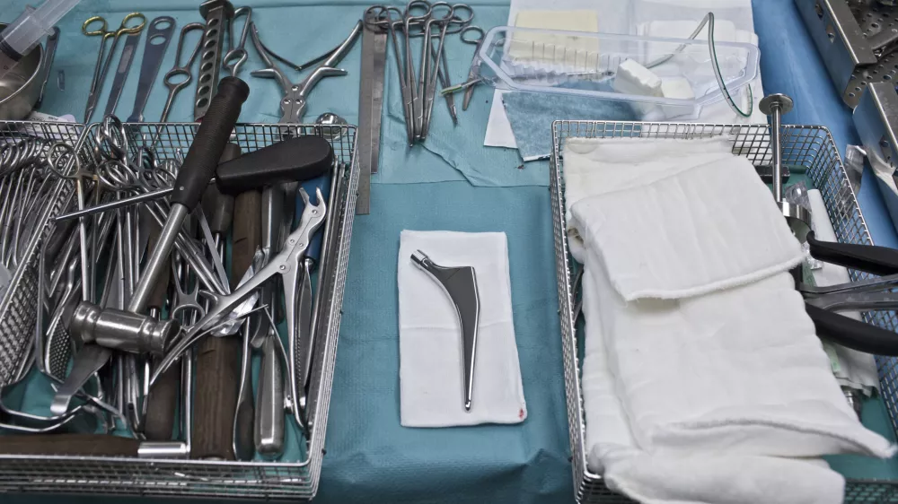 Tožba zaradi po&scaron;kodbe možganskega živca po lepotni operaciji