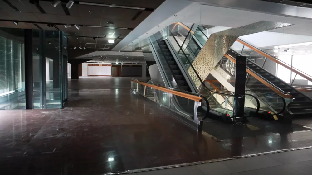 Naj Maximarket ostane veleblagovnica ali postane kaj drugega?