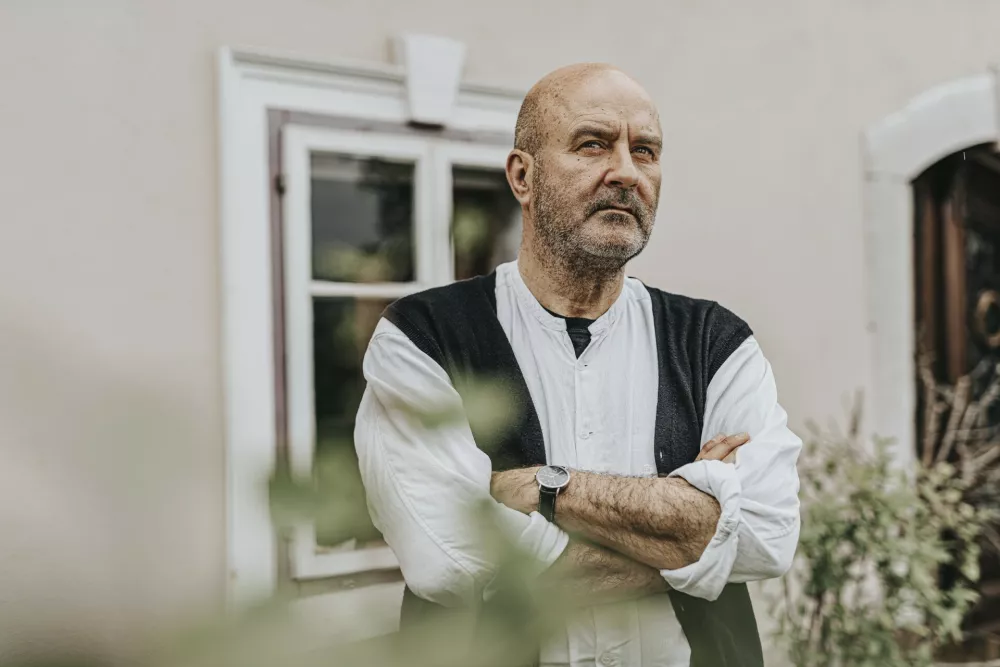 Naj Maximarket ostane veleblagovnica ali postane kaj drugega?