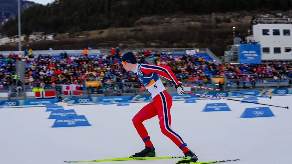 Jens Luraas Oftebro, of Norway, competes in the nordic combined individual Gundersen large hill/10km at the 2026 Winter Olympics, in Tesero, Italy, Tuesday, Feb. 17, 2026. (AP Photo/Evgeniy Maloletka)