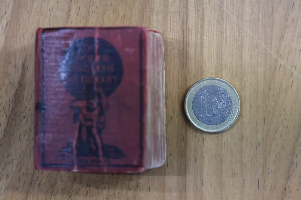 Miniaturne knjige: kupovali so jih za srečo