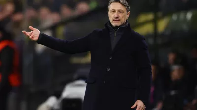 Soccer Football - UEFA Champions League - Play Off - First Leg - Borussia Dortmund v Atalanta - Signal Iduna Park, Dortmund, Germany - February 17, 2026 Borussia Dortmund coach Niko Kovac reacts REUTERS/Leon Kuegeler