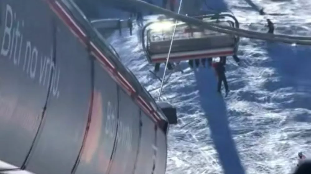 Na smuči&scaron;ču na Jahorini je deček padel z žičnice. 