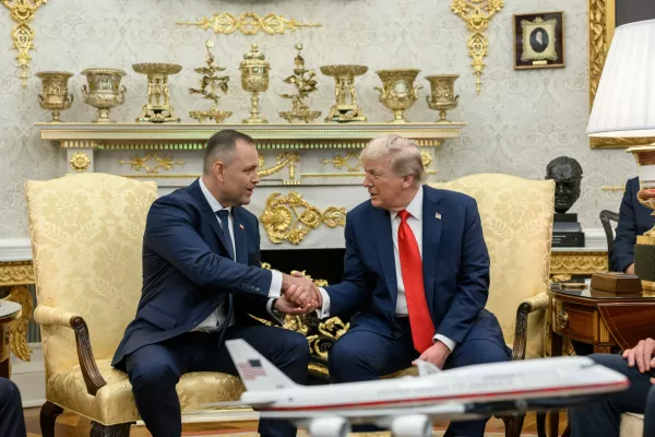 03 September 2025, US, Washington: US President Donald Trump (R) meets with Polish President Karol Nawrocki at the Oval Office of the White House. Photo: Daniel Torok/Planet Pix via ZUMA Press Wire/dpa