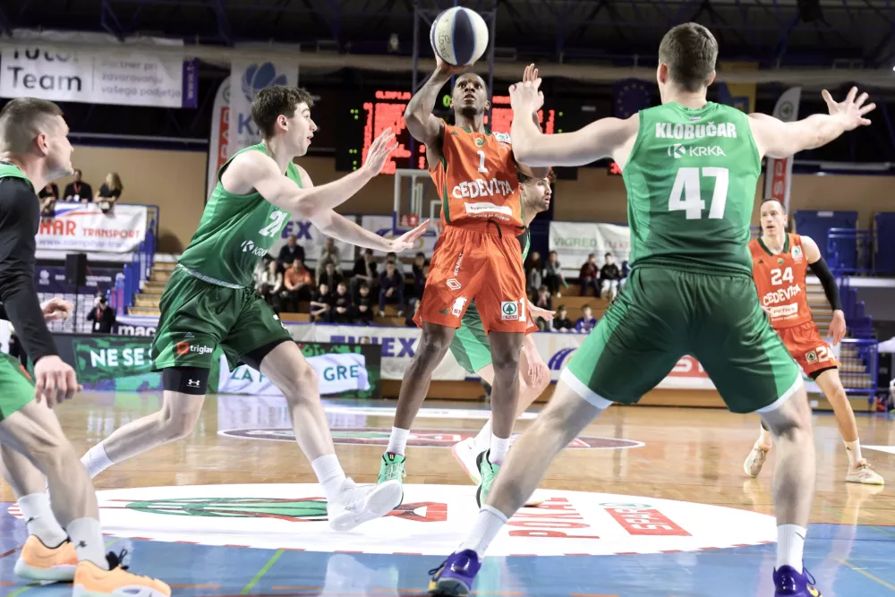 Cedevita Olimpija in Cinkarna Celje pokalna prvaka
