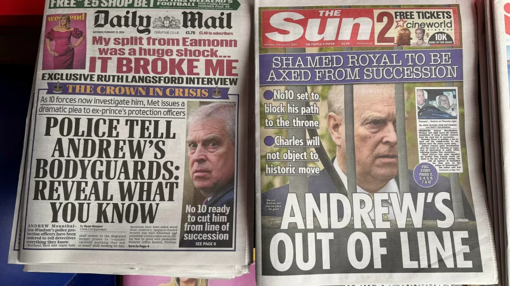 Vsak korak mediji pozorno spremljajo.