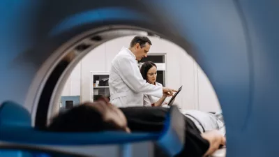 Žarčenje ni nedolžno, velikokrat pa vendarle re&scaron;i življenje. / Foto: Istock