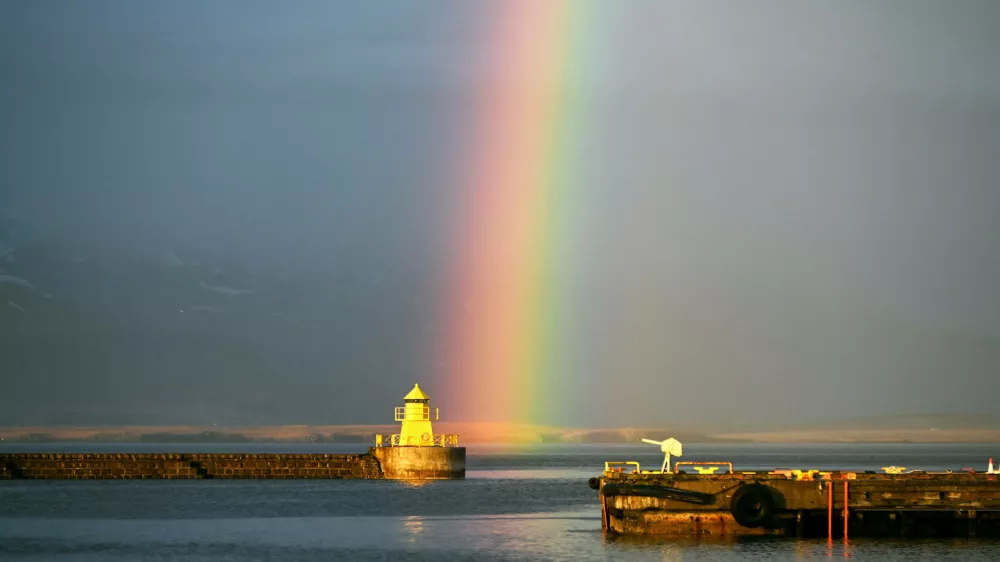Regenbogen im alten Hafen von Reykjavik, Island. *** Rainbow in the old harbor of Reykjavik, IcelandNo Use Switzerland. No Use Germany. No Use Japan. No Use Austria