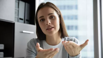 Če se pogovarjate sami s seboj, je to lahko znak visoke inteligence. / Foto: Istock