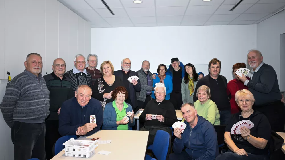 Četrtki so rezervirani za tarok