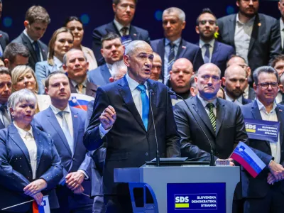 Ljubljana, Odiseja.Predvolilna konvencija SDS, na kateri so kandidati SDS za drzavnozborske volitve predstavili program Za Slovenijo, ob 37. obletnici ustanovitve obeh predhodnic SDS (SDZ in SDSS) pa bodo podelili tudi najvisje priznanje stranke, diamantni znak SDS.