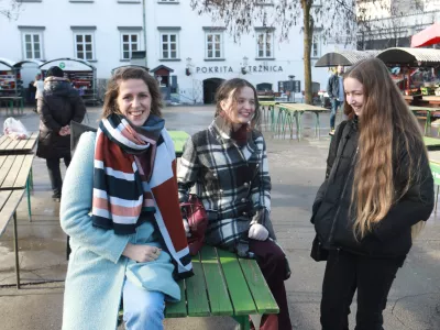 14.01.2025 - predavateljica EIKA - Veronika Zavratnik, &scaron;tudentki, tržnicaFoto: Tomaž Skale