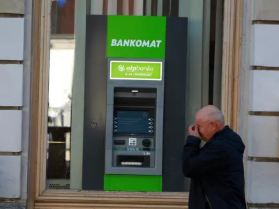28.10.2025 -OTP banka, bankomatFoto: Tomaž Skale
