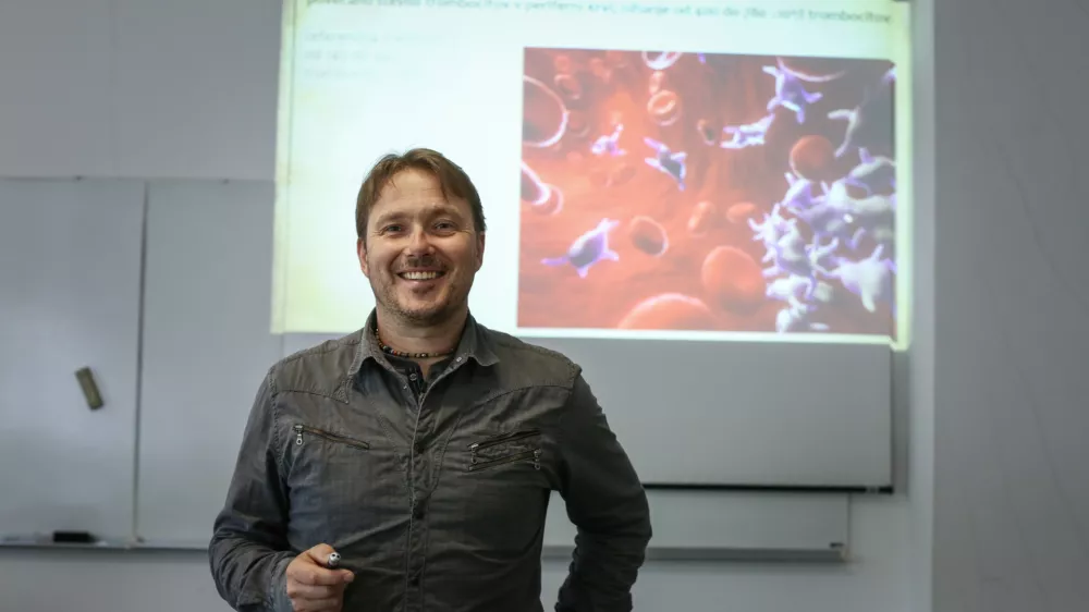 - 14.05.2018 - Doc. dr. Tadej Malovrh, doktor veterinarske medicine in doktor medicinskih znanosti s področja imunologije, predavatelj imunologije na veterinarski fakulteti, predsednik Komisije za antidoping pri Atletski zvezi Slovenije   //FOTO: Luka Cjuha.