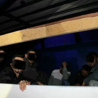 V tovornjaku so policisti odkrili 27 tur&scaron;kih državljanov (med njimi devet otrok), ki so v Slovenijo vstopili nezakonito. 