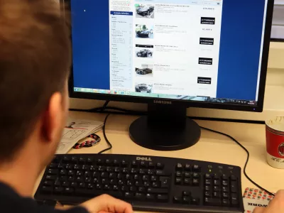 - simbolična fotografija - spletno nakupovanje - nakup preko spleta - internet - računalnik - avtomobilizem - spletna stran avto.net - ///FOTO: Luka Cjuha