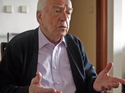 Budimir Lončar, starosta biv&scaron;e jugoslovanske politike in diplomacije, zadnji zunanji minister nekdanje SFRJ, //FOTO: Tomaž SkaleOPOMBA: ZA OBJAVO V PRILOGI &ndash; DNEVNIKOV OBJEKTIV - INTERVJU 2014