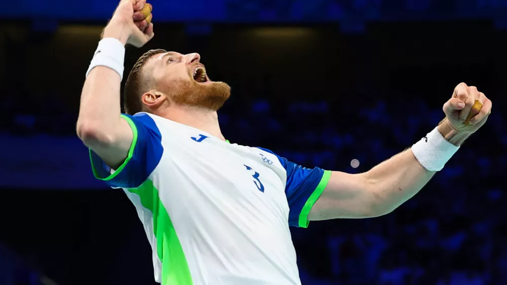 Paris 2024 Olympics - Handball - Men's Quarterfinal - Norway vs Slovenia - Lille, Pierre Mauroy Stadium, Villeneuve-d'Ascq, France - August 07, 2024. Blaz Blagotinsek of Slovenia reacts. REUTERS/Bernadett Szabo