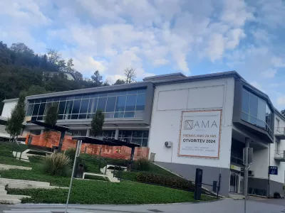 V nekdanji veleblagovnici Nama v Trbovljah bodo stanovanja in trgovine. Foto:&nbsp;Roman Turn&scaron;ek