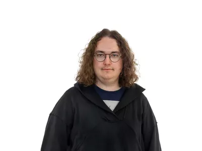 Ga&scaron;per Straži&scaron;ar- Redakcija Dnevnik 2024 - portreti za komentarje in kolumne - kolumnisti - komentatorji &ndash; novinarji - portret //FOTO: Luka Cjuha