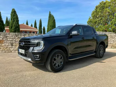 Ranger je vpadljivi poltovornjak, s katerim je vožnja presenetljivo udobna, serijska oprema wildtrak pa je bogata. Foto:&nbsp;Matej &Scaron;takul