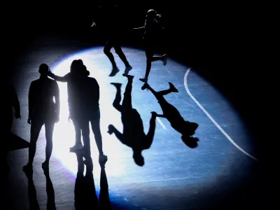 - simbolična fotografija, sence, &scaron;portna vzgoja mladine, gibanje, pomanjkanje gibanja, težave mladostnikov.- 05.10.2024. - Rokomet Krim Mercator - Storhamar v četrtem krogu evropske lige prvakinj.//FOTO: Bojan Velikonja